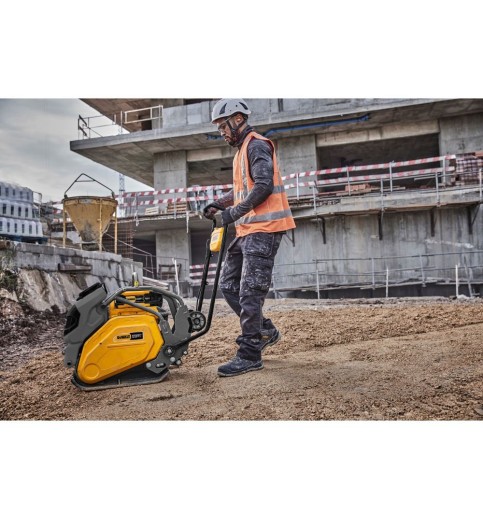 DEWALT POWERSHIFT Forward Plate Compactor Kit DEWALT POWERSHIFT Forward Plate Compactor Kit